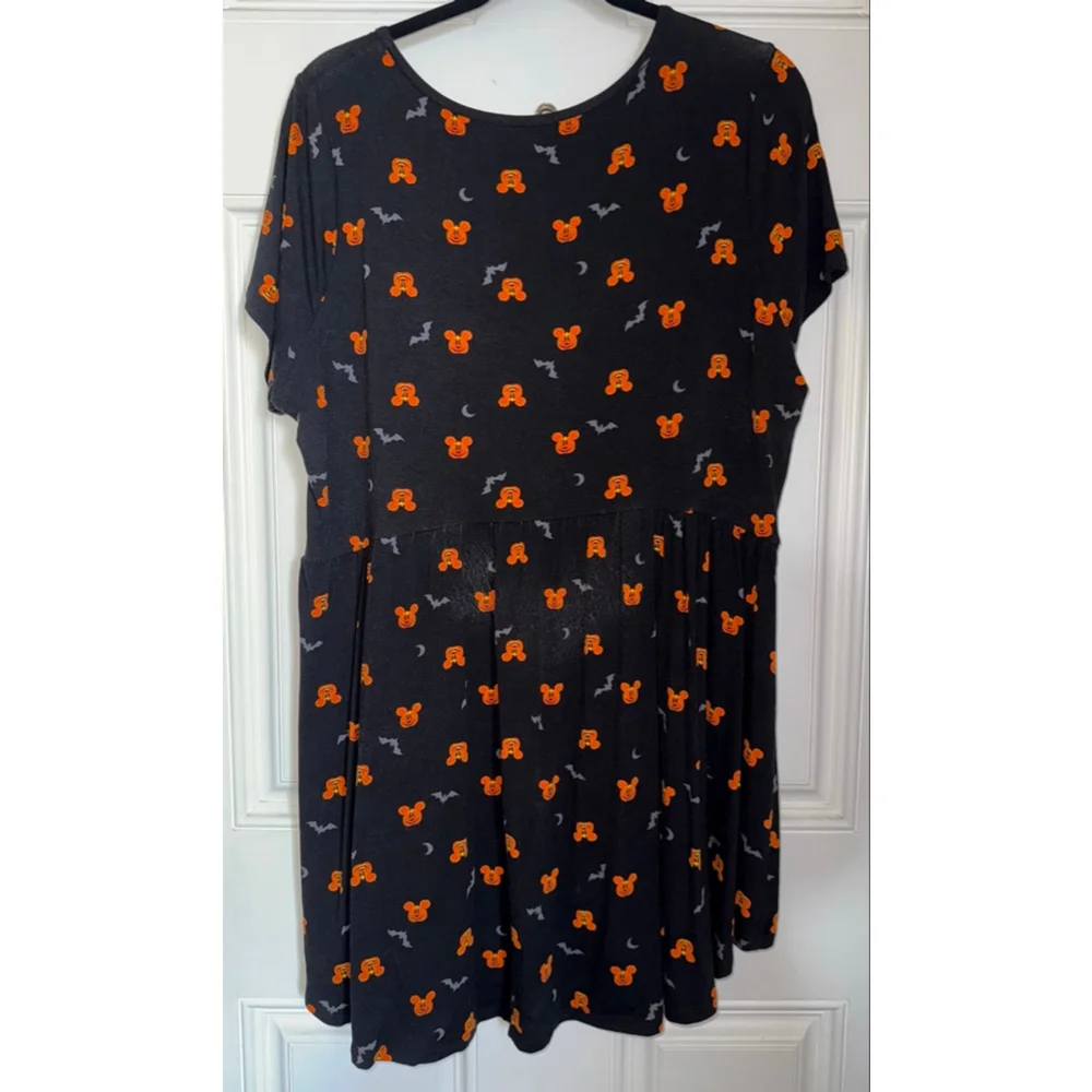 Torrid Halloween Black and Orange Mickey Mouse Short Sleeve Top - Picture 5 of 9